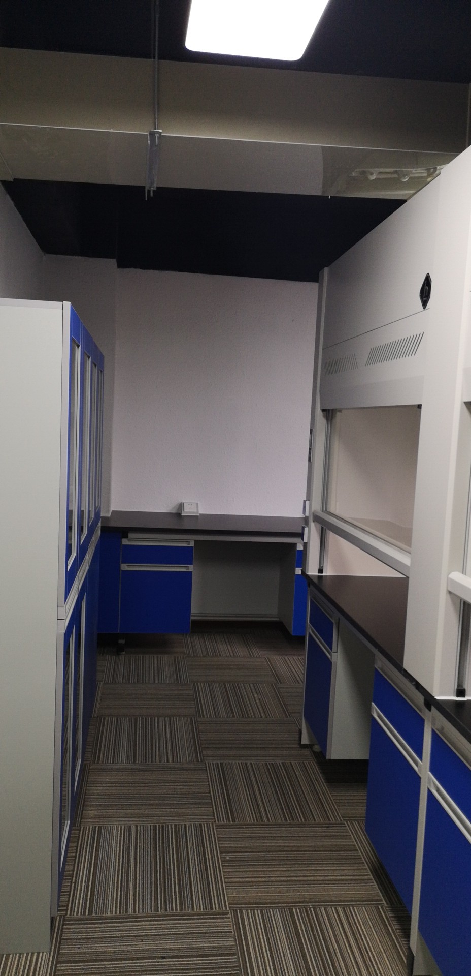 化學(xué)實(shí)驗(yàn)室裝修完工 通風(fēng)柜變頻系統(tǒng)工程完工 感謝廣州也樂新材料化工有限公司的認(rèn)可(圖3)