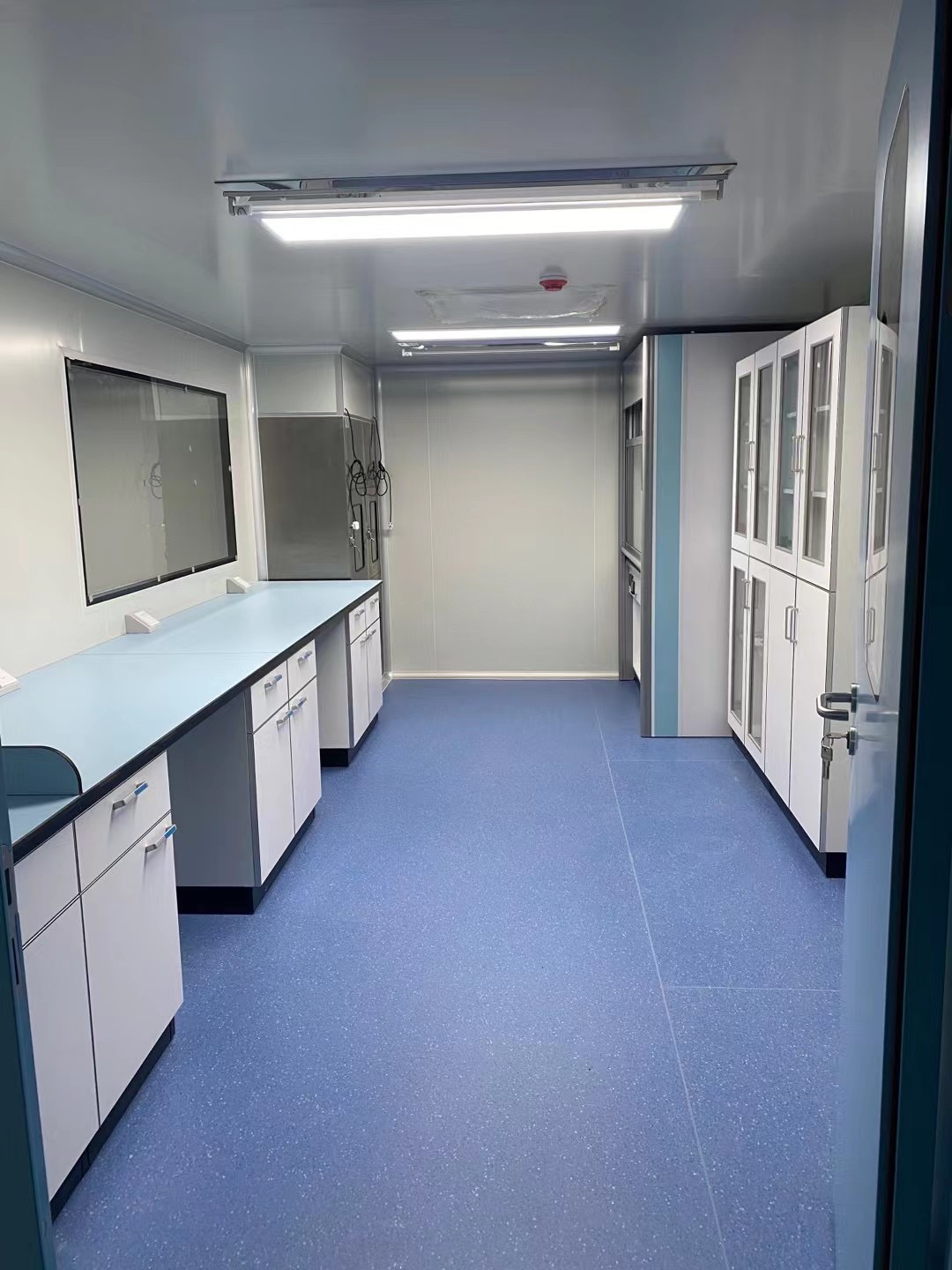 祝賀廣州君鴻凈化承接廣東省某婦幼保健院PCR實驗室裝修工程服務(wù)。(圖1)