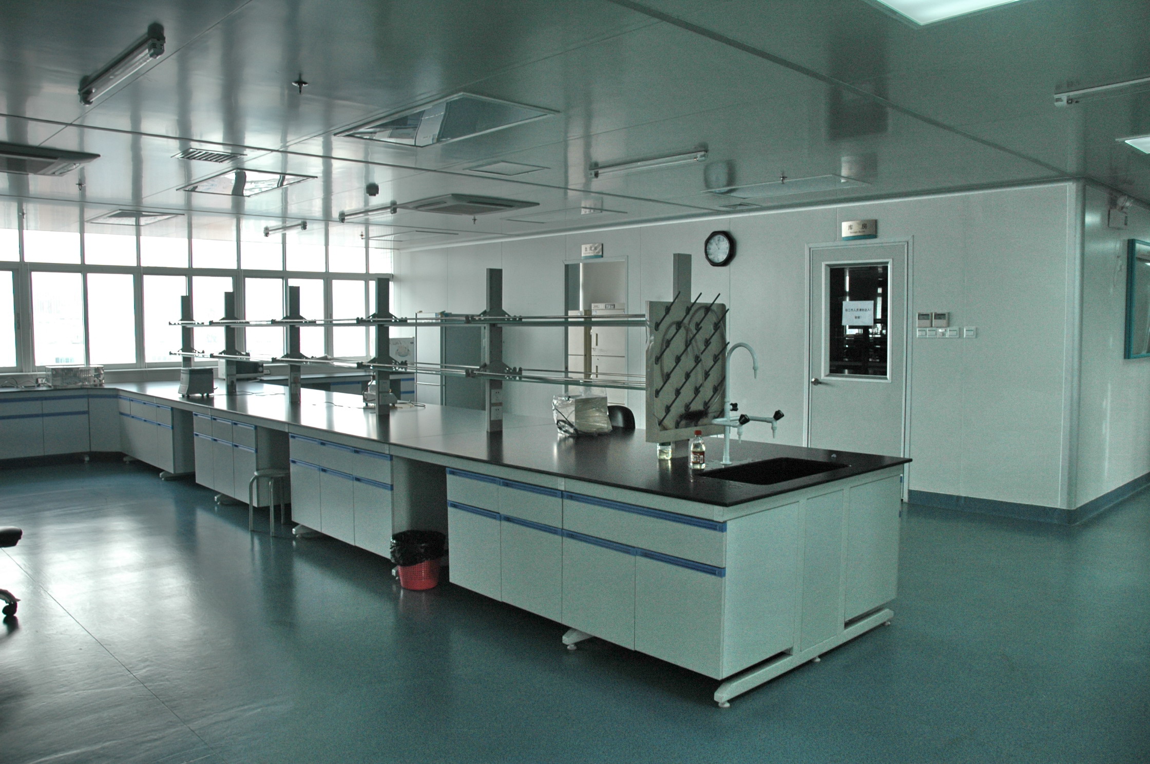 恒溫恒濕實(shí)驗(yàn)室裝修工程 番禺潔凈實(shí)驗(yàn)室裝修(圖1) 恒溫恒濕實(shí)驗(yàn)室裝修工程 番禺潔凈實(shí)驗(yàn)室裝修(圖1)